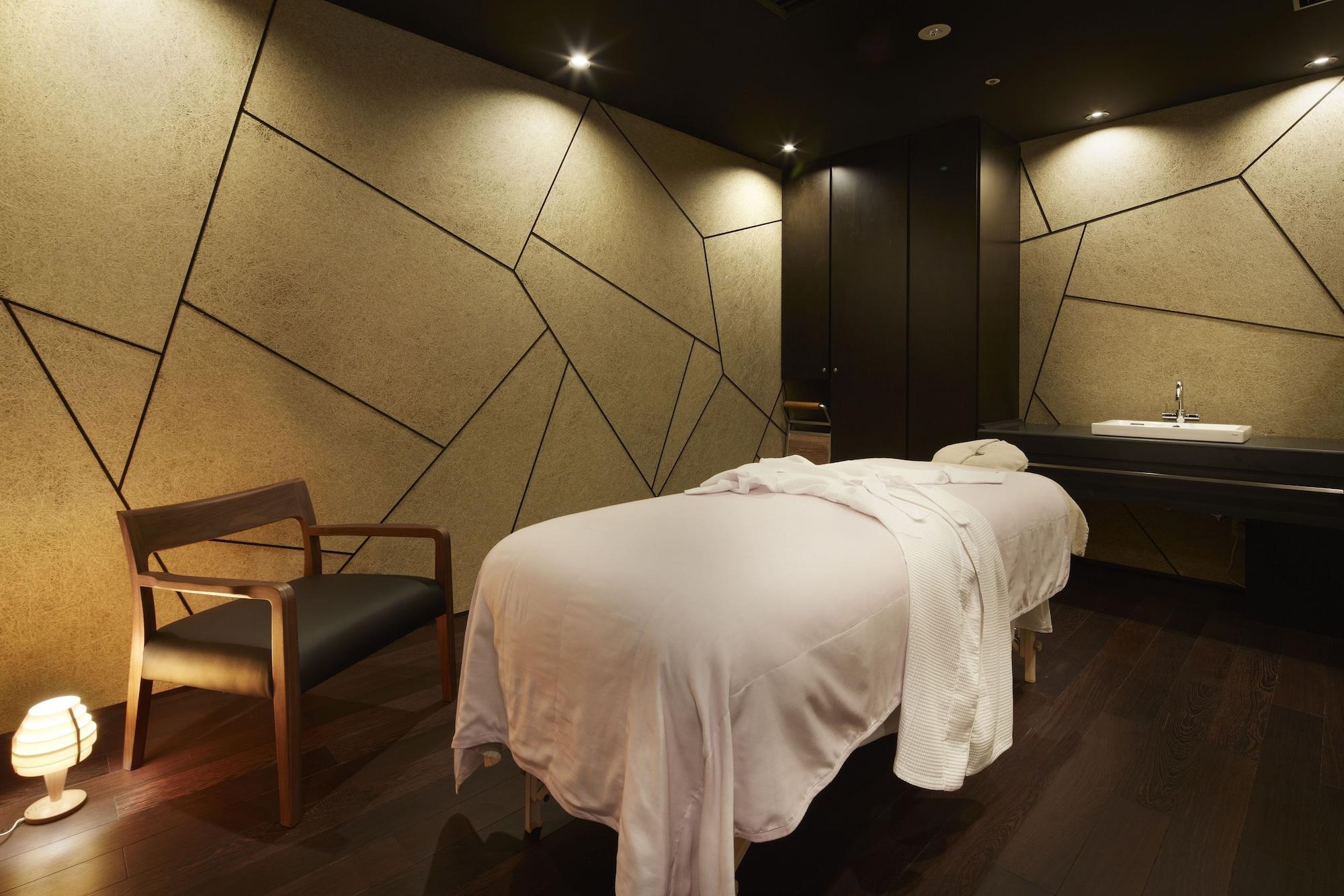 Hilltop Fukuoka Hotel 5*